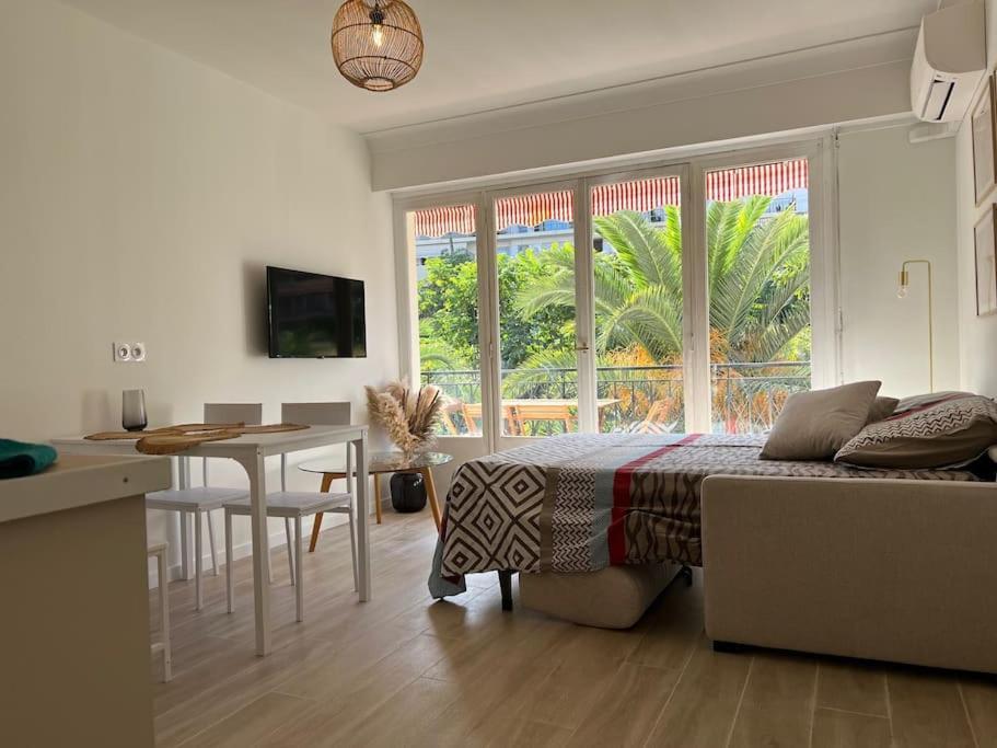 Magnifique T2 Proche Mer Et Ville Refait A Neuf Avec Terrasse Menton Luaran gambar