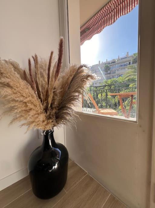 Magnifique T2 Proche Mer Et Ville Refait A Neuf Avec Terrasse Menton Luaran gambar