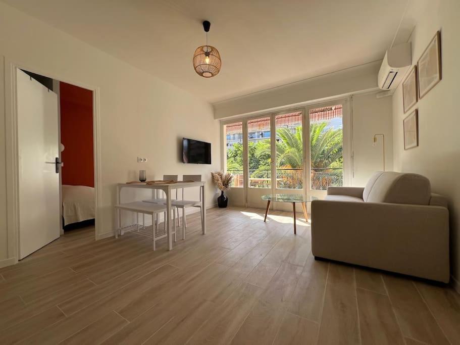 Magnifique T2 Proche Mer Et Ville Refait A Neuf Avec Terrasse Menton Luaran gambar